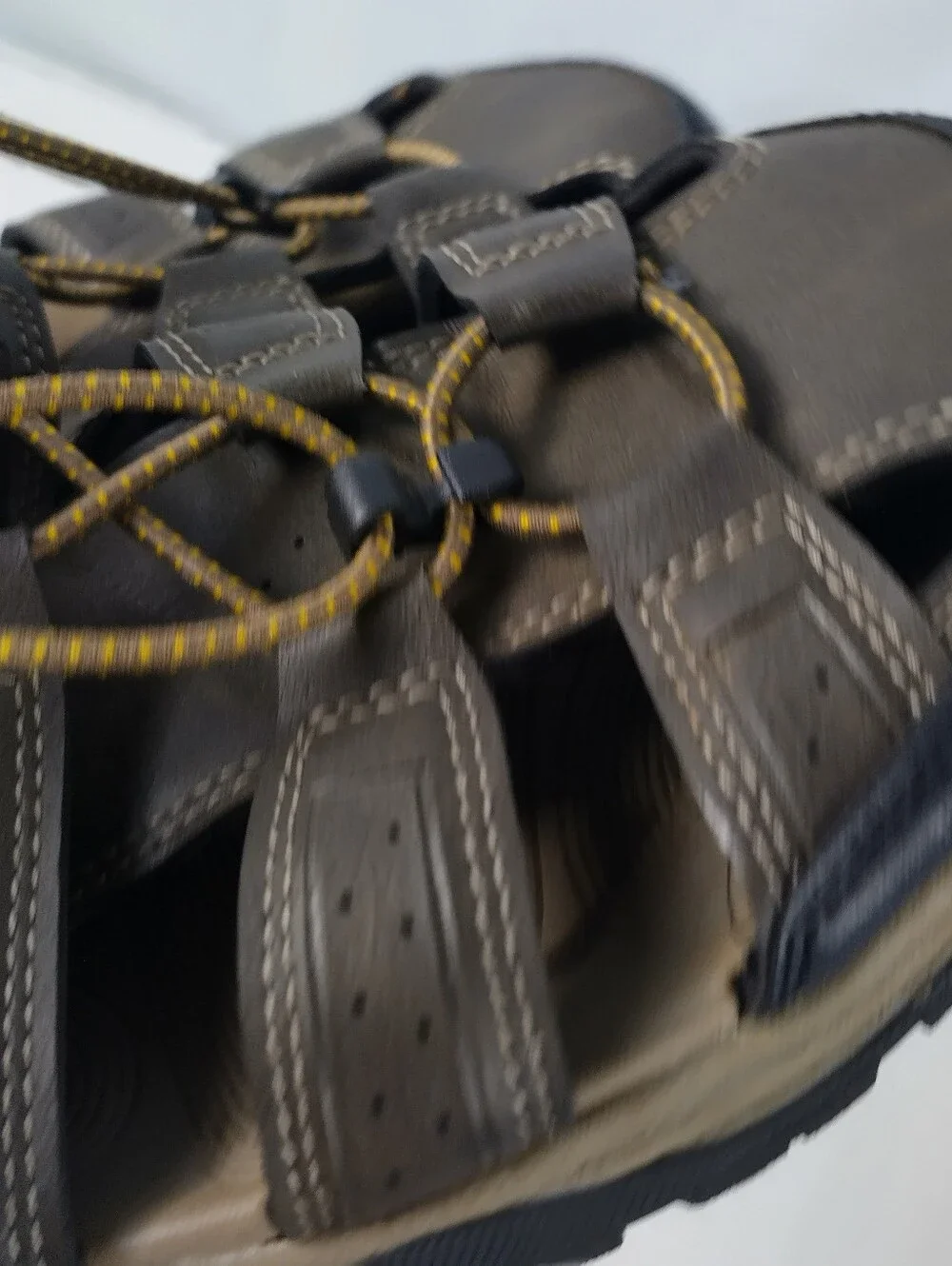 Ozark Trail Fisherman Men's Size 7 Sandal Closed Toe Bungee Lace Leather Outdoor